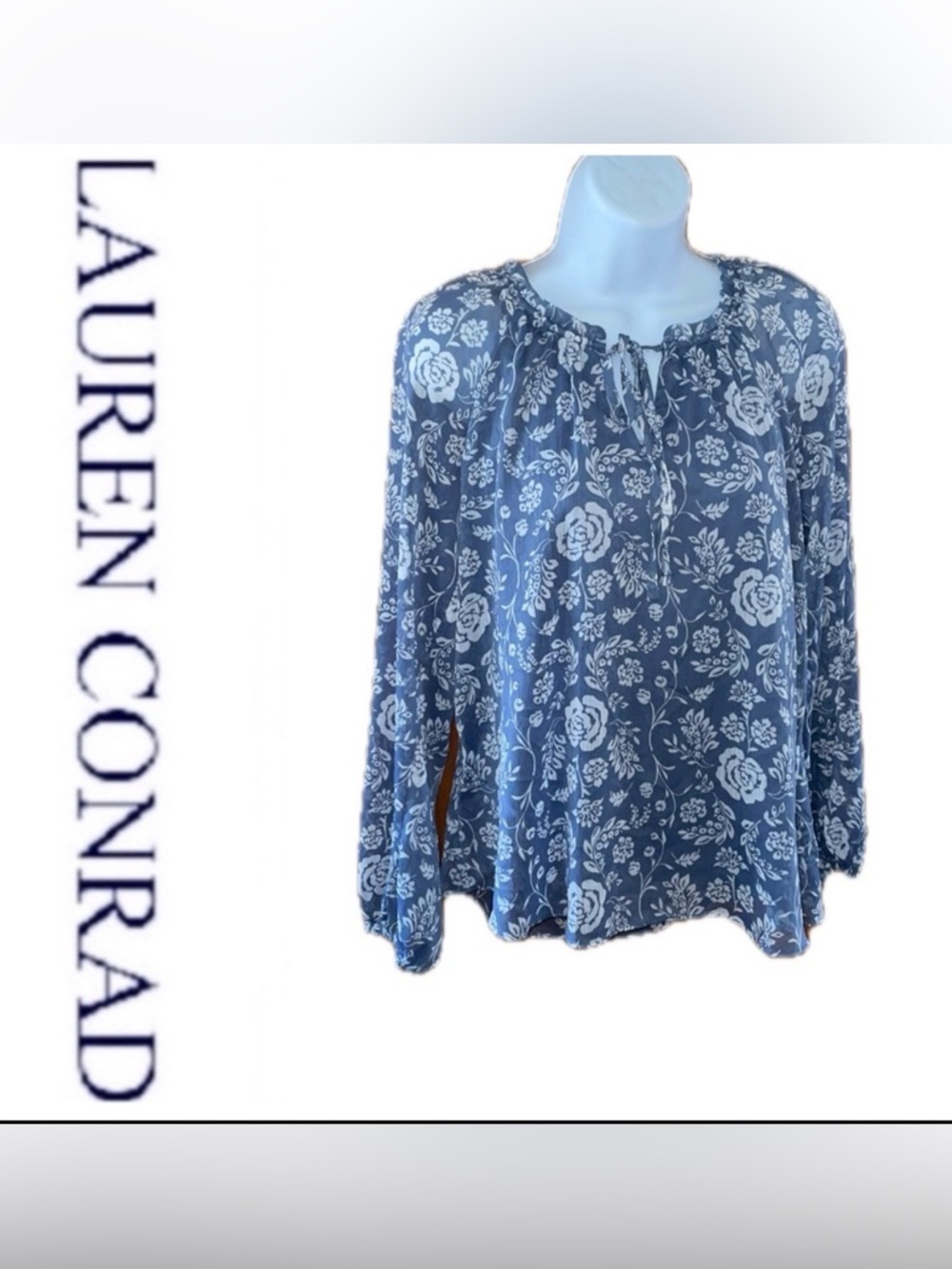 Lauren Conrad LC Blue Floral Top 💙🤍
